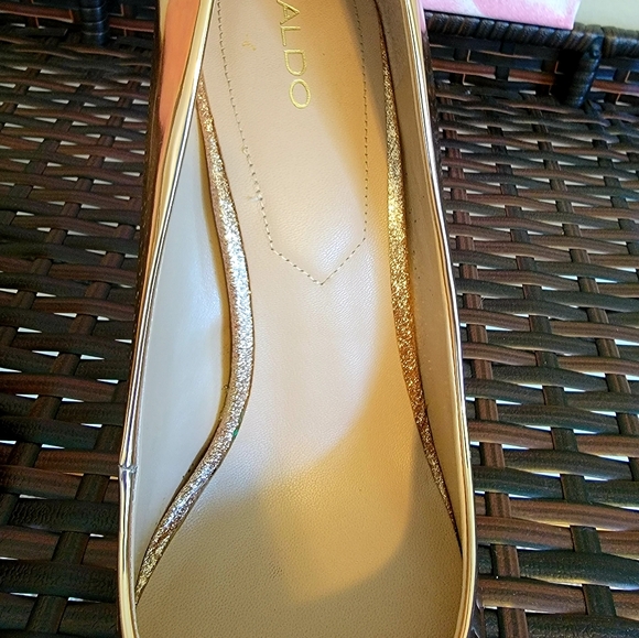 Aldo Rose Gold 'Stressy' Pointed Toe Heels- size 9 - Picture 6 of 8